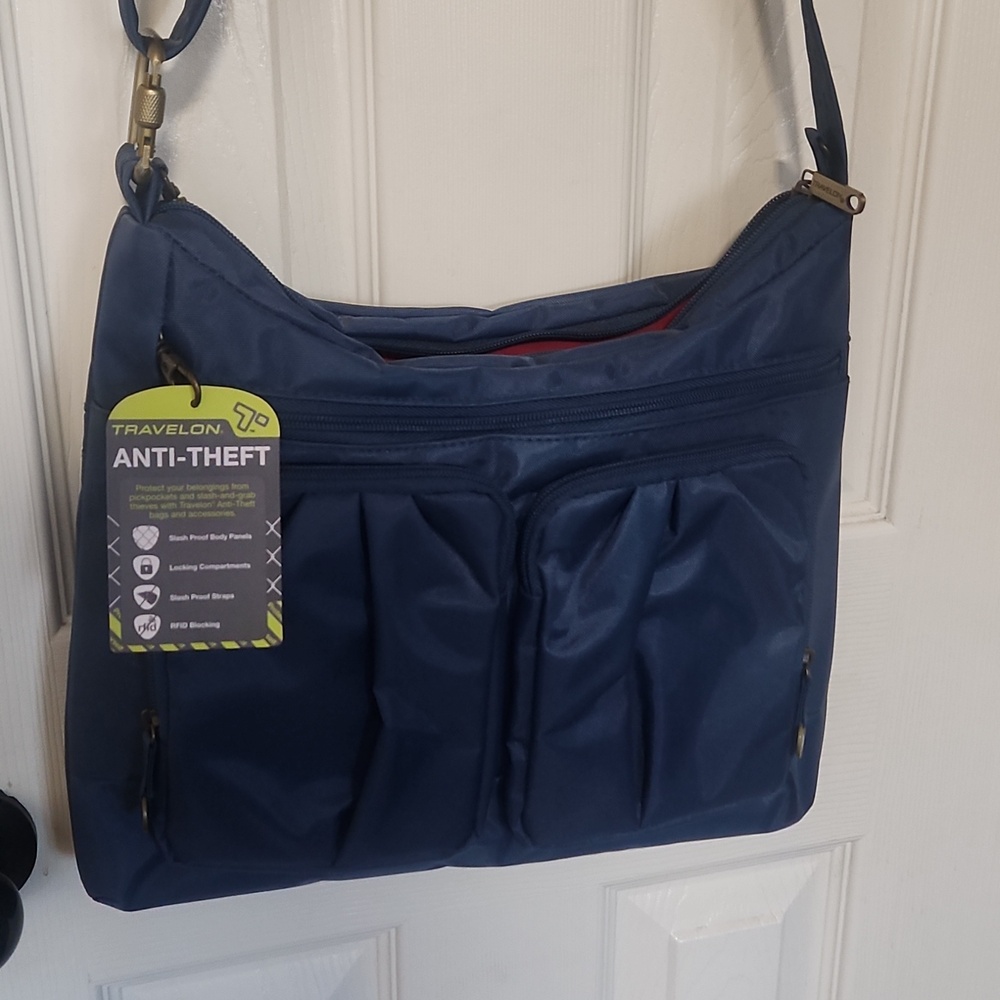 🎒Travel On Anti-Theft Bag! Blue Great Condition. New With Tags!🎒 - Picture 7 of 10